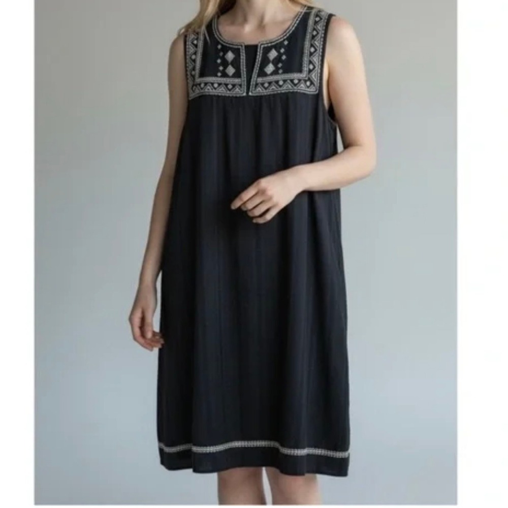 J. Jill • Black Embroidered Sleeveless Shift Dress with Pockets Small Boho